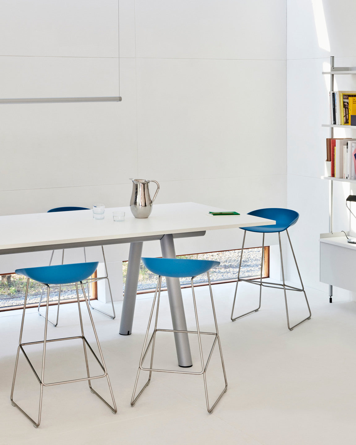 About A Stool AAS 38 Low