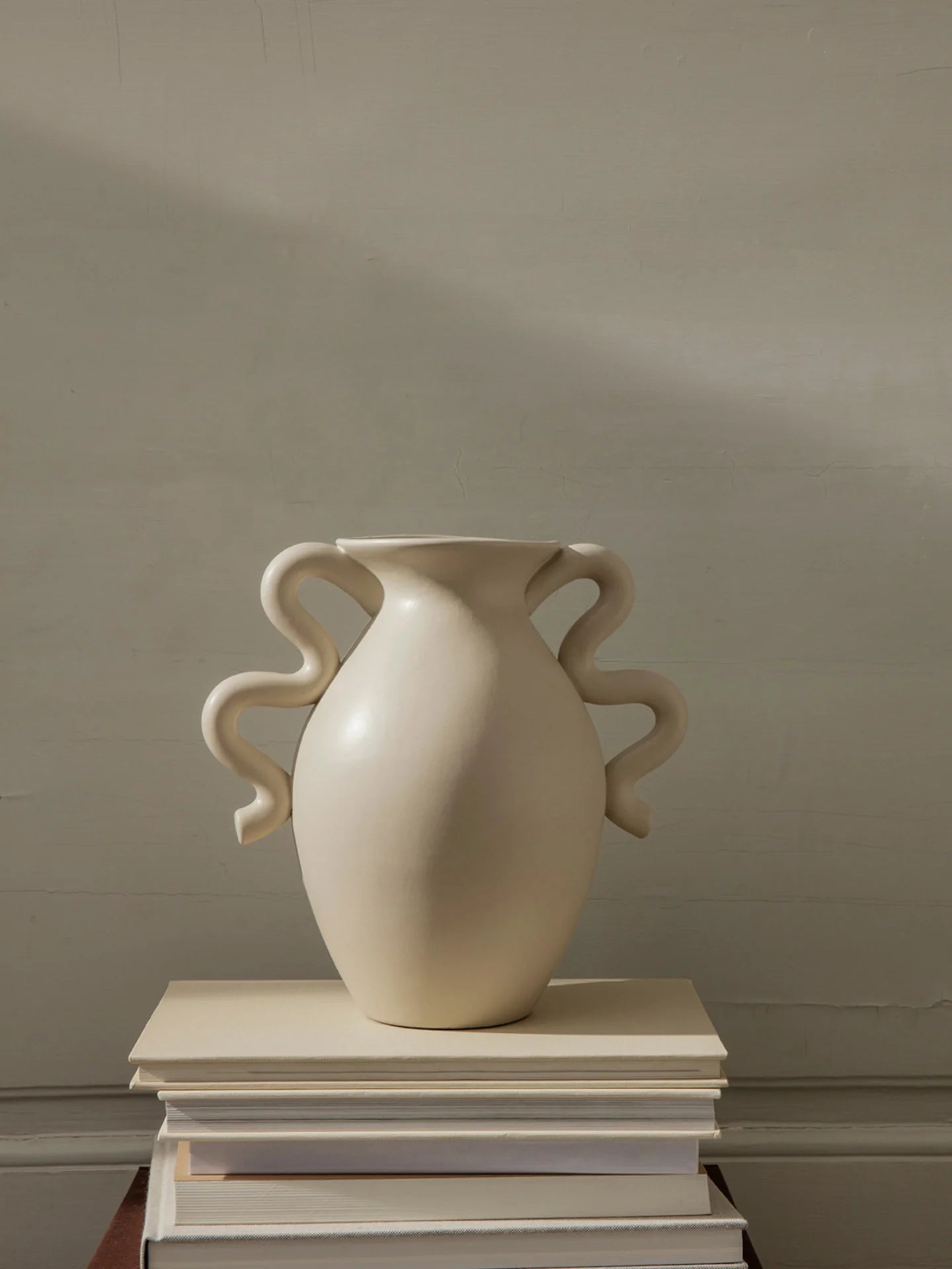 Verso Table Vase Cream