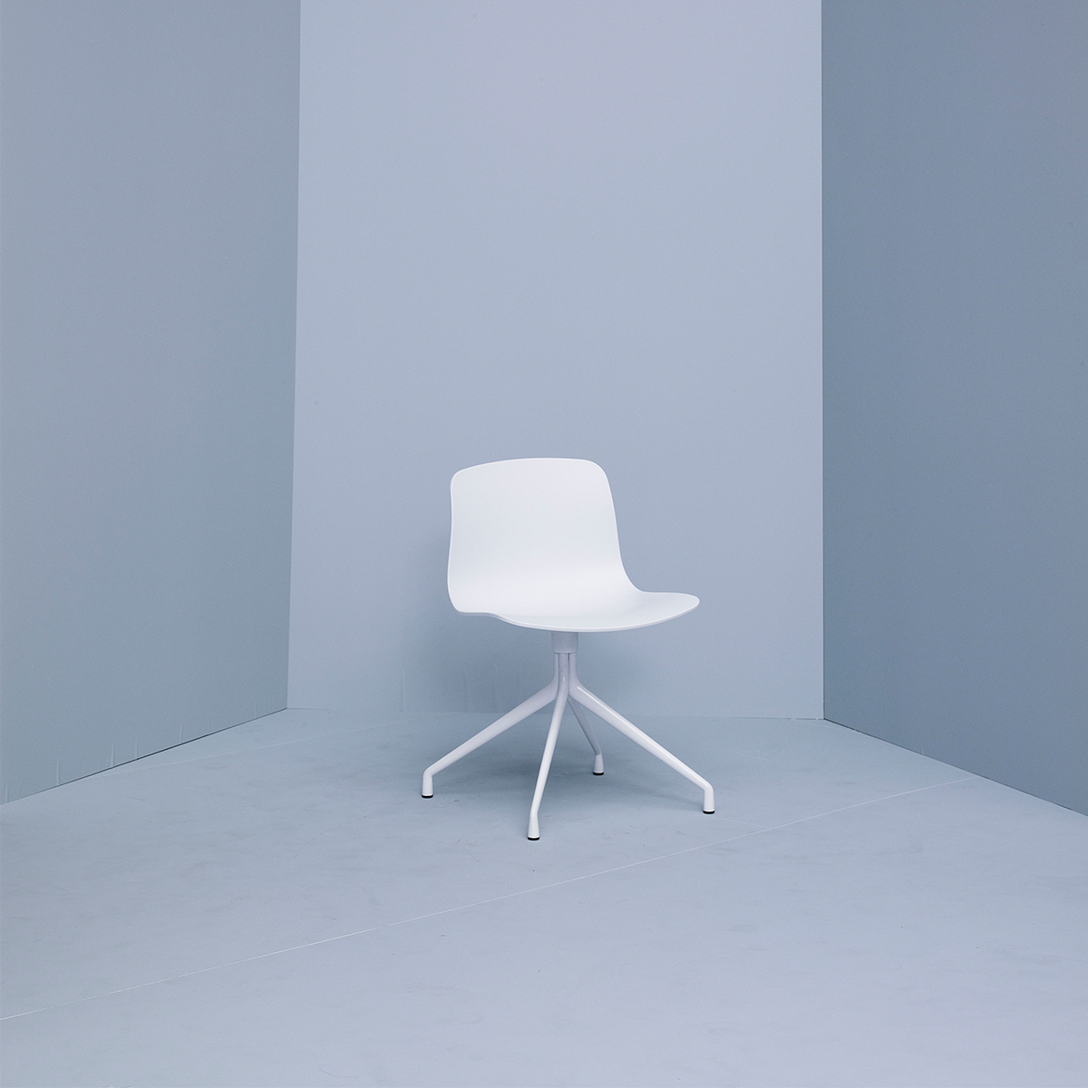 About A Chair AAC 10