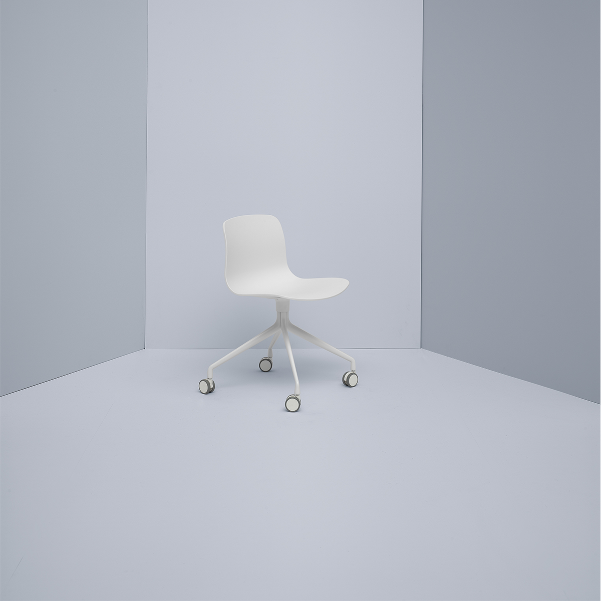 About A Chair AAC 14