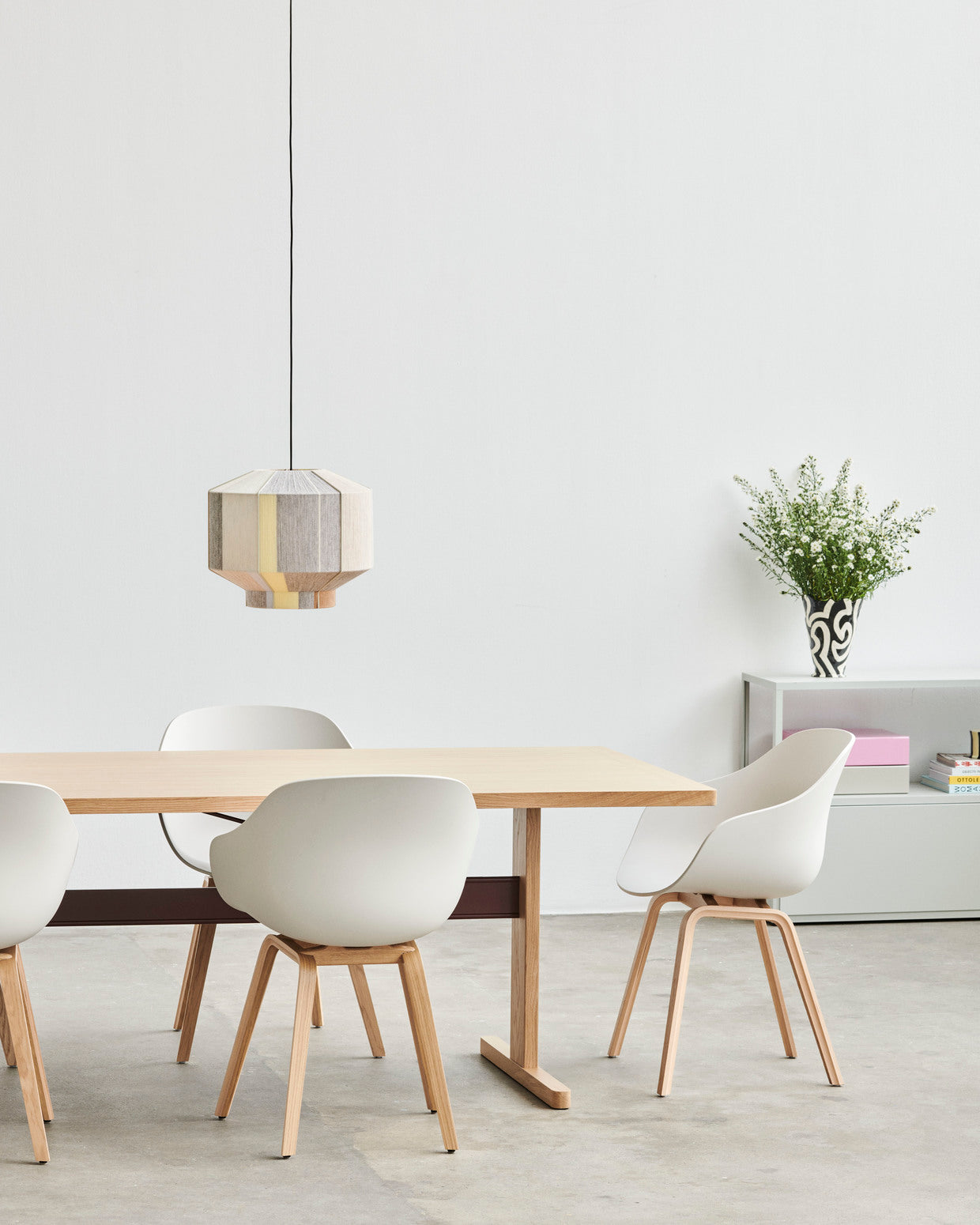 About A Chair AAC 222