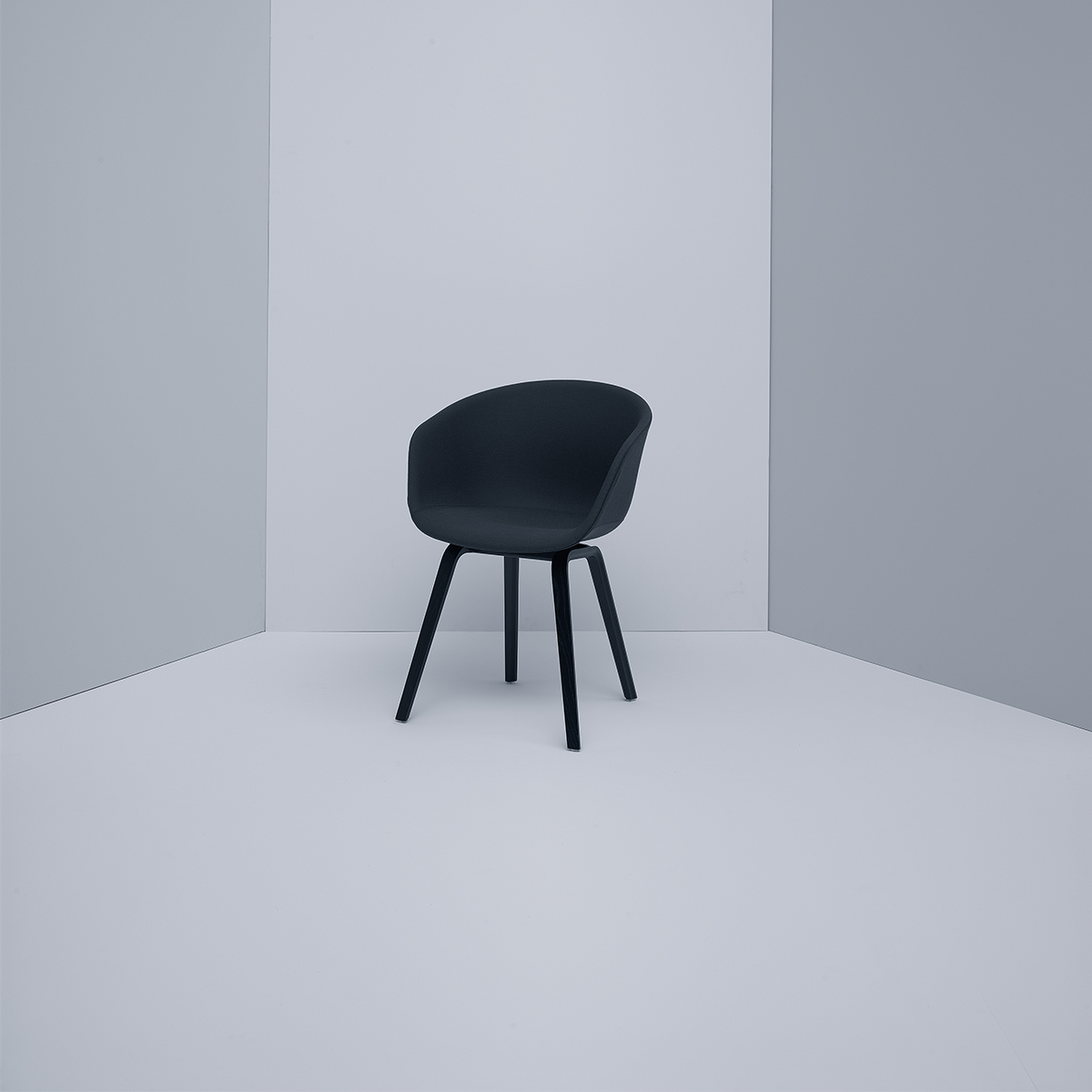 About A Chair AAC 23