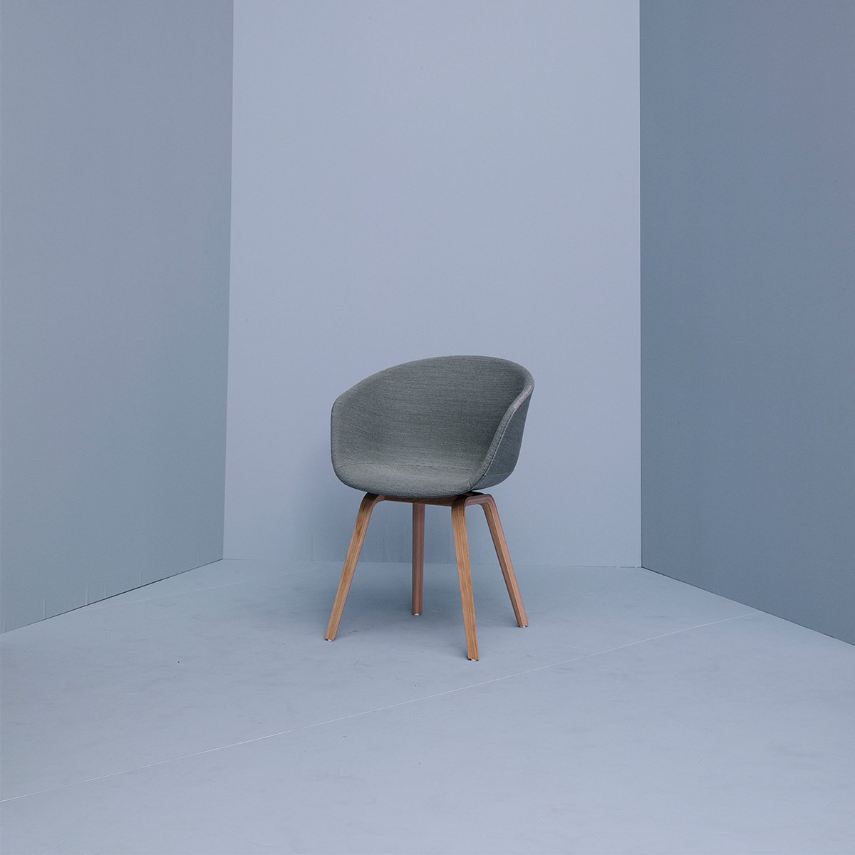 About A Chair AAC 23