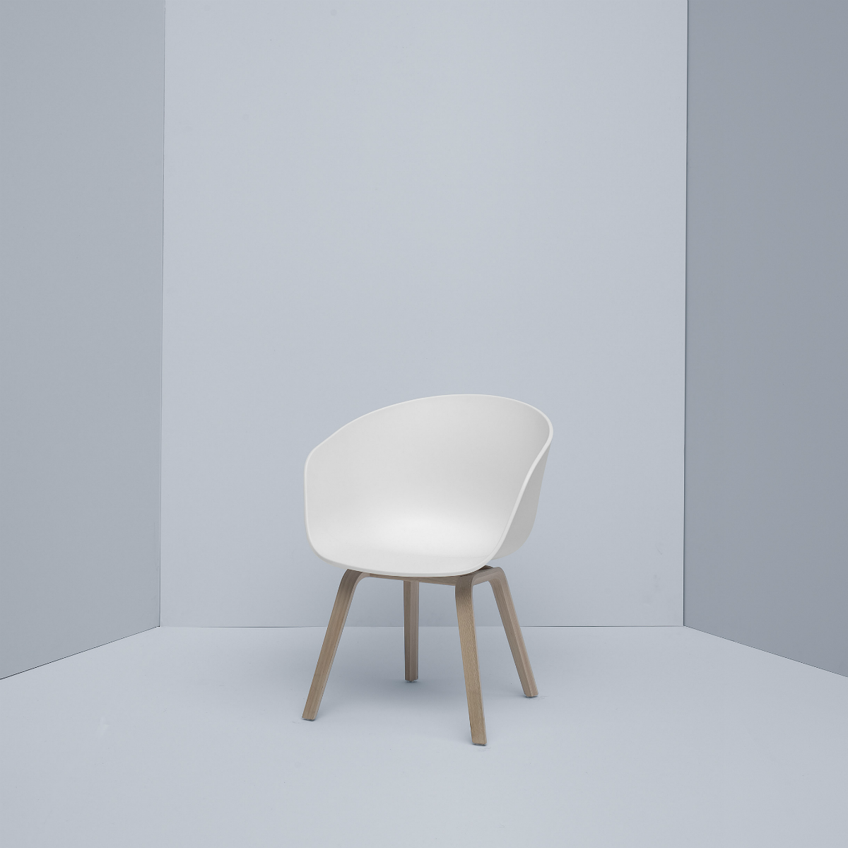 About A Chair AAC 42 Low