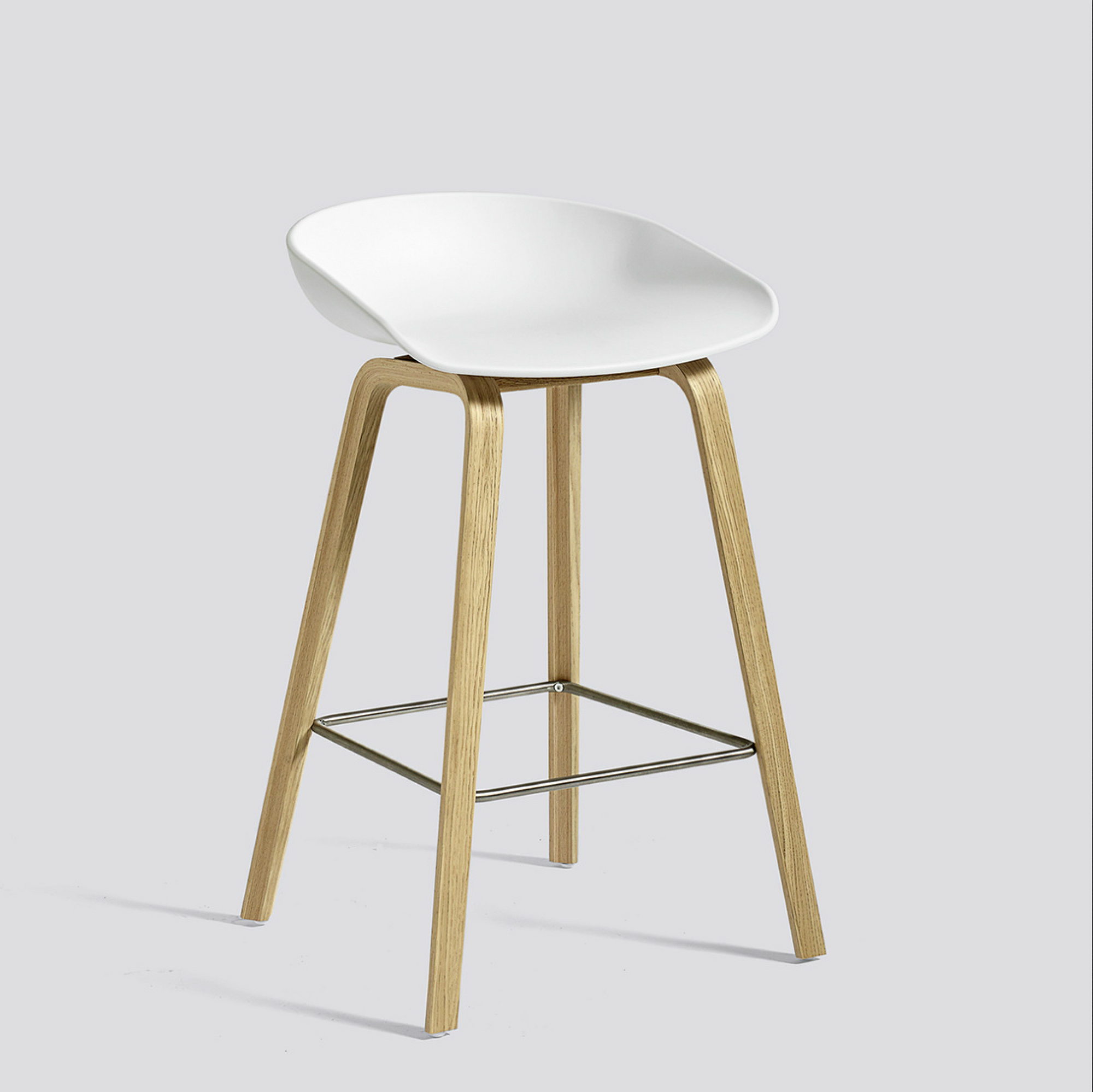 About A Stool AAS 32 Low